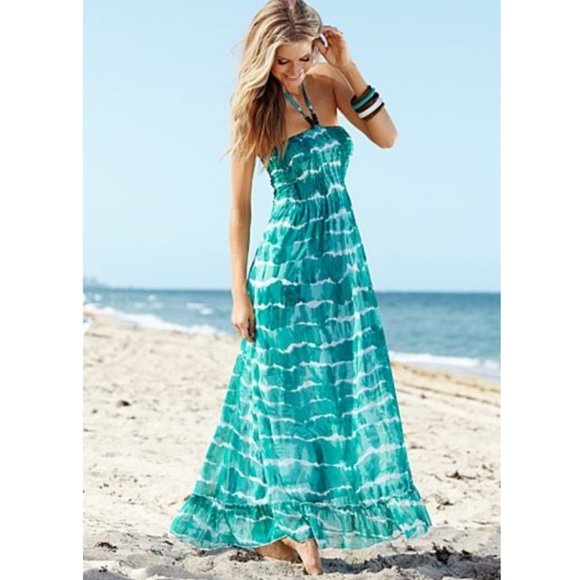 VENUS Dresses & Skirts - Maxi Flowy Stretchy Dress Boho